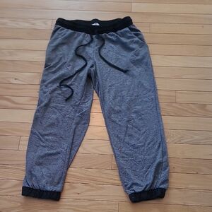One Clothing Women's Black and Gray Joggers